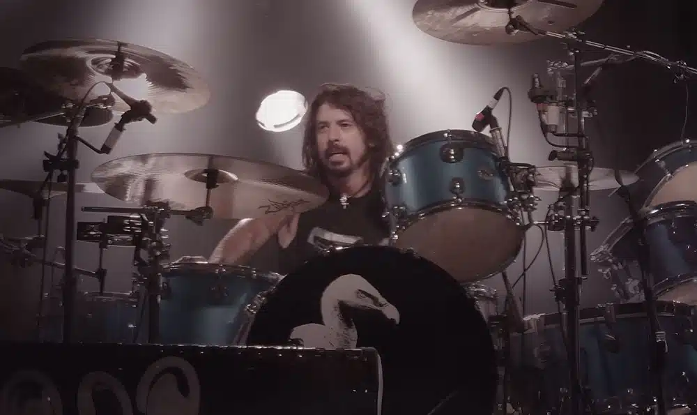 Dave Grohl mendukung manfaat musik keras