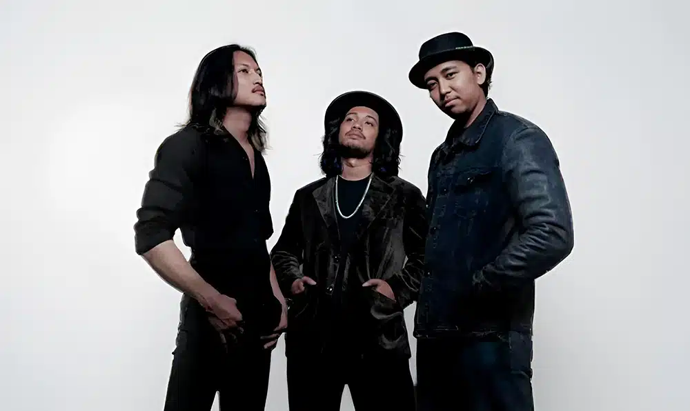 Band Dualima Duapuluh