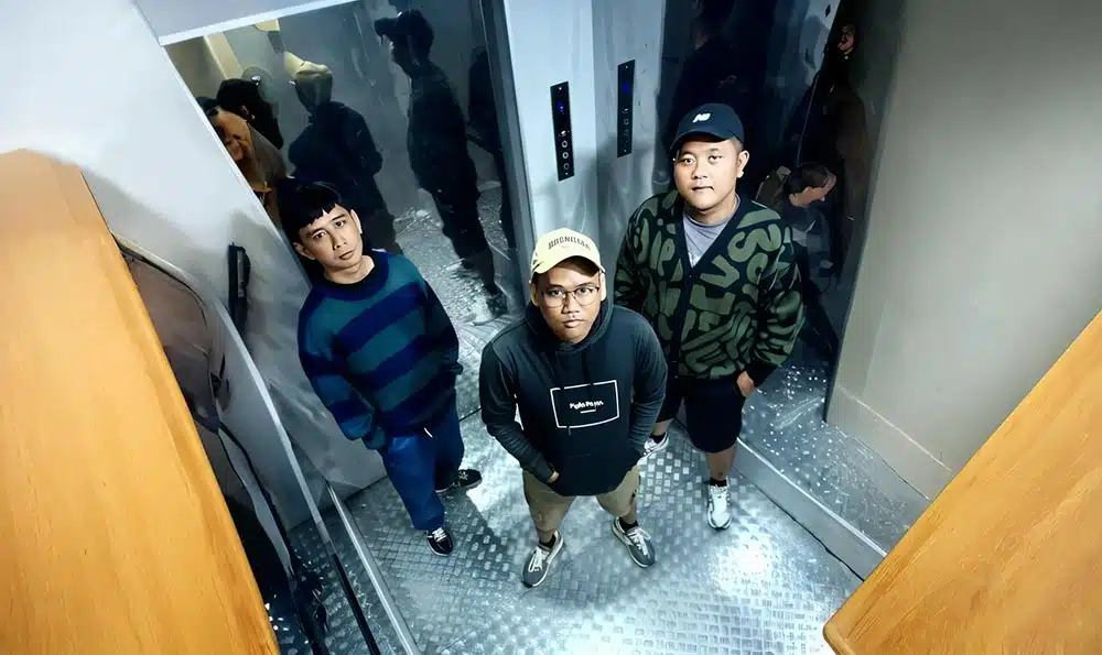 Band PINTU DARURAT