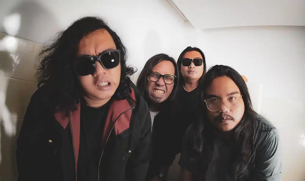 Band DRIVEN BY ANIMALS