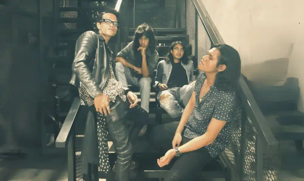 Band Bangkar Jakarta Pukul Tiga
