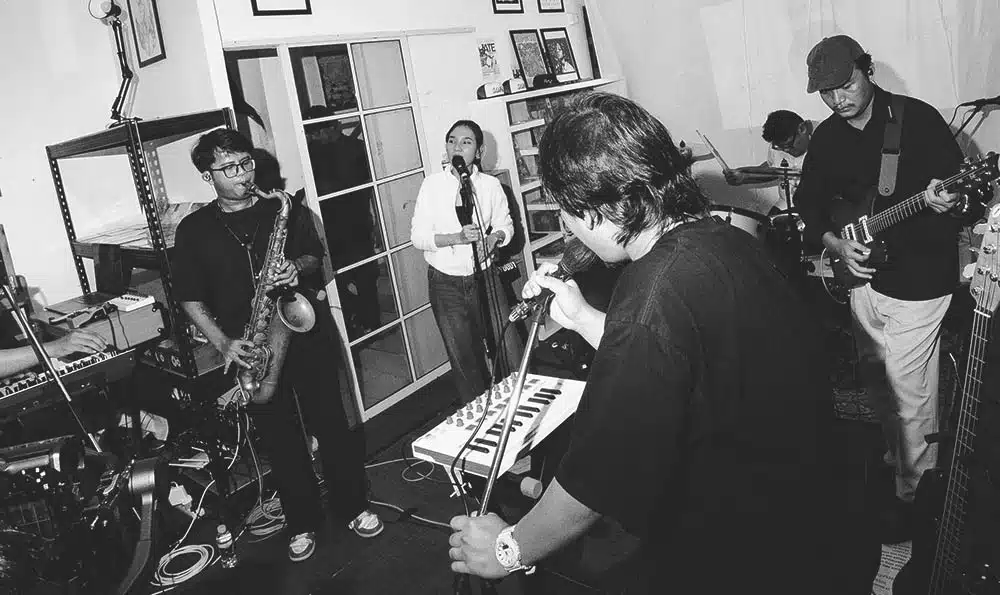 Band RISSAU Batam