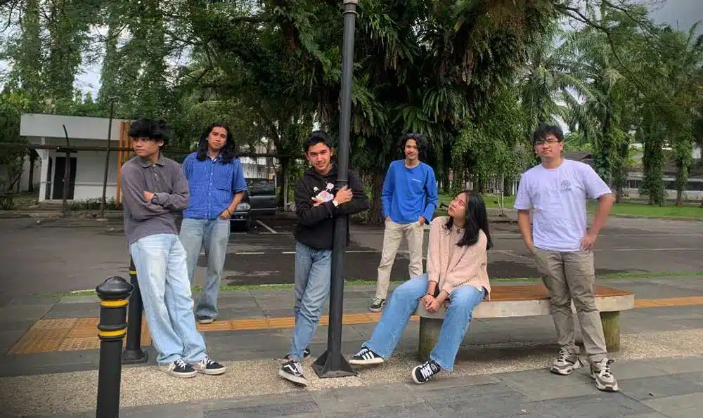 Band Resonance