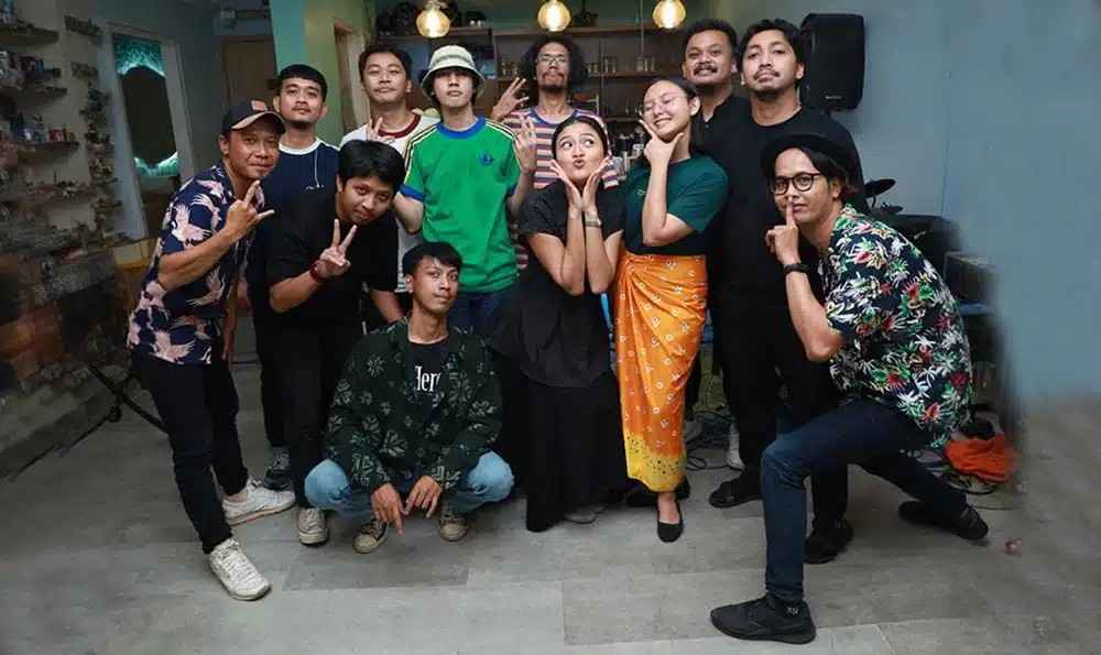 Salah satu volumen Main-Main Di Cipete