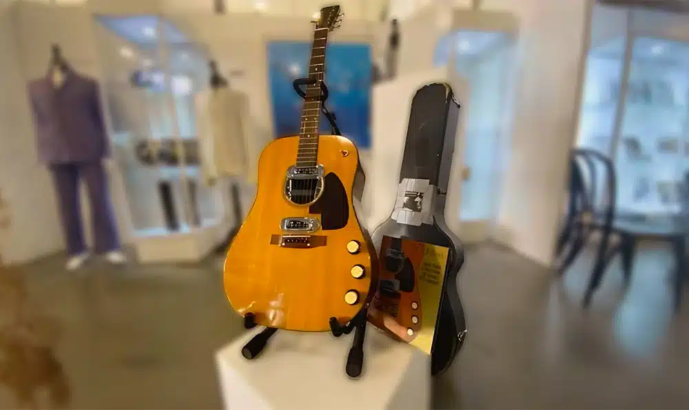 Gitar Martin D-18E Kurt Cobain
