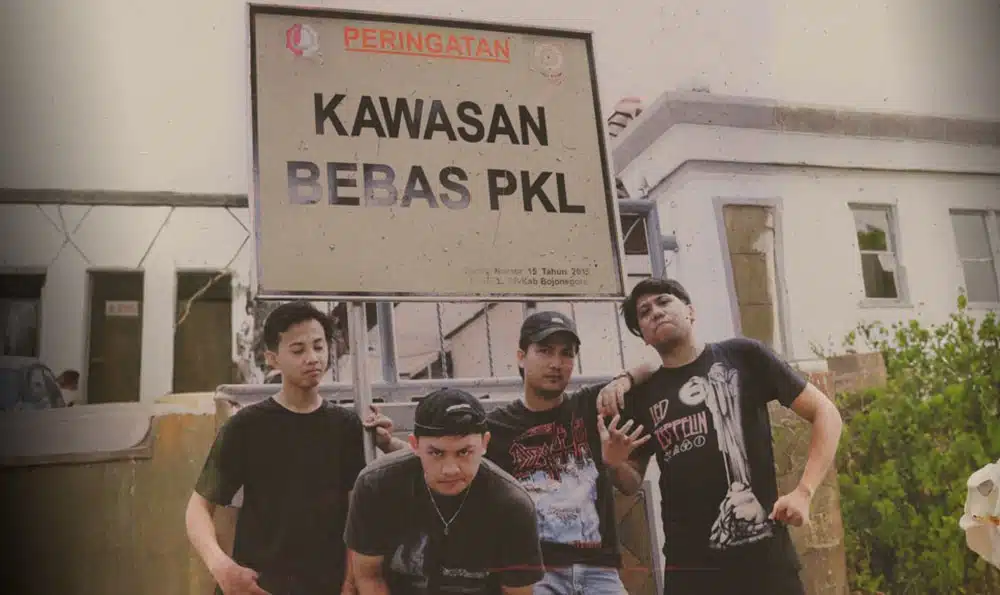 Band BEBAS PUKUL