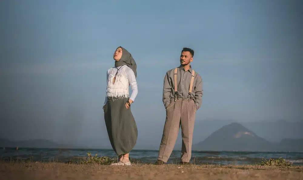 Duo Folk Pop Ruang Senja