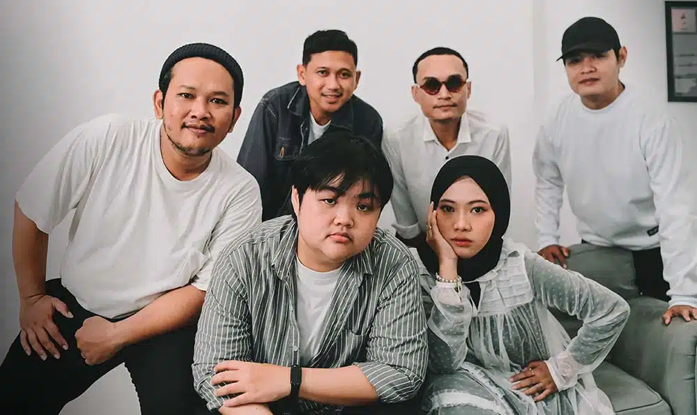 Grub Sebelah dan Tenungkara