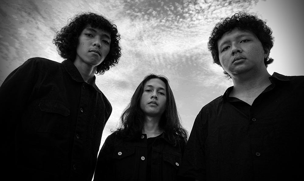 Band Teriak Dari Selatan single hitam