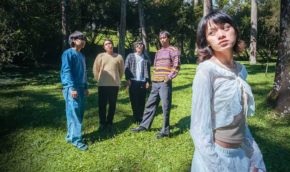 Seagrass and the Waves Band
